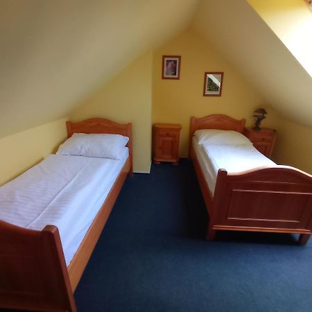Hotel Ranc Kostelany à Kroměříž Extérieur photo